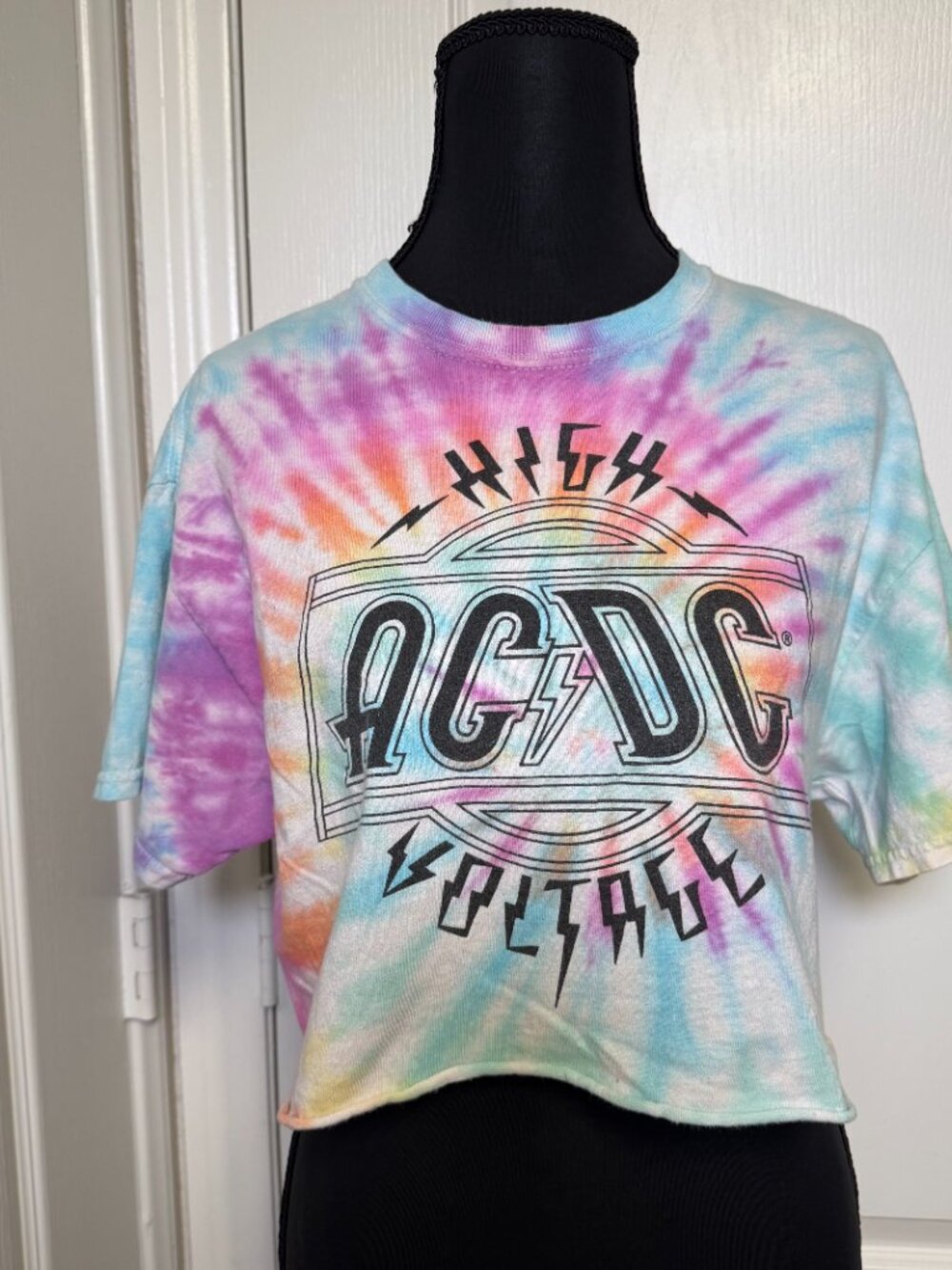AC/DC Tie Dye Cropped Band Tee Pastel Rainbow Graphic Shirt Size Medium
